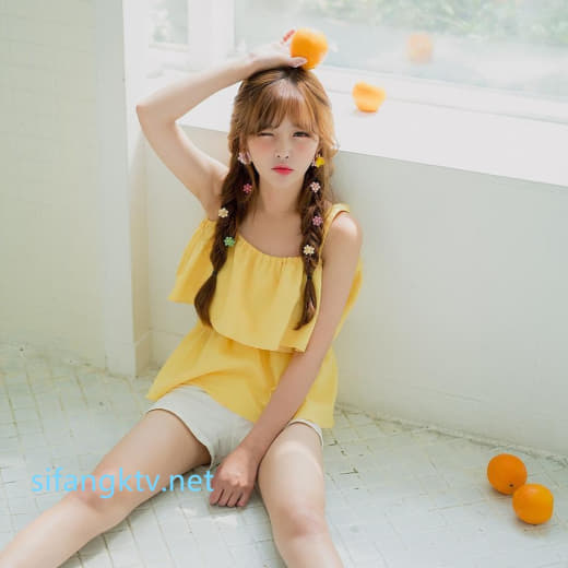 【2023_04_14】Long_hair_+_black_stockings_touching_pussy_🥰.m4v
